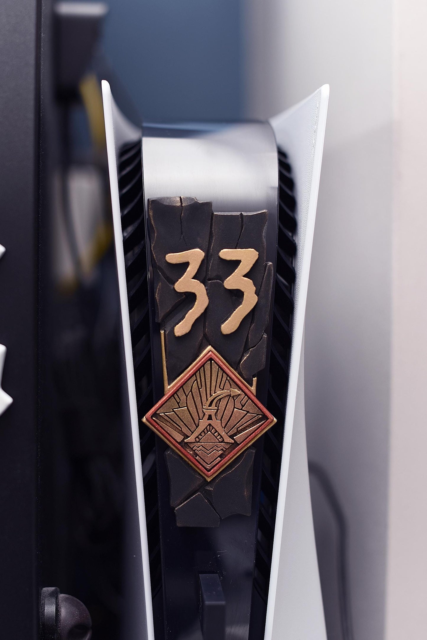 Clair Obscur: Expedition 33 style hand made and painted logo badge/magnet.